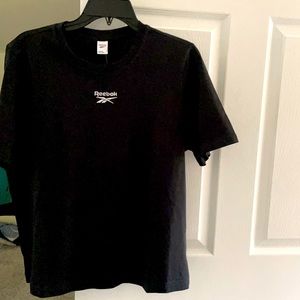 Black small logo Reebok tee